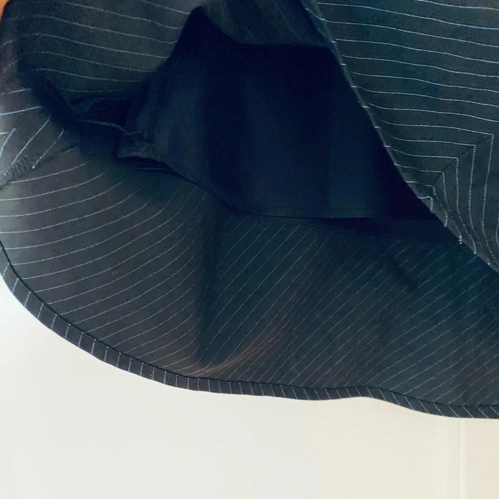 Ann Taylor - flounce pencil skirt - Picture 4 of 10